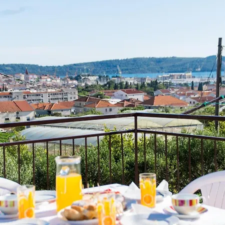 Apartments Silva Trogir Exterior photo