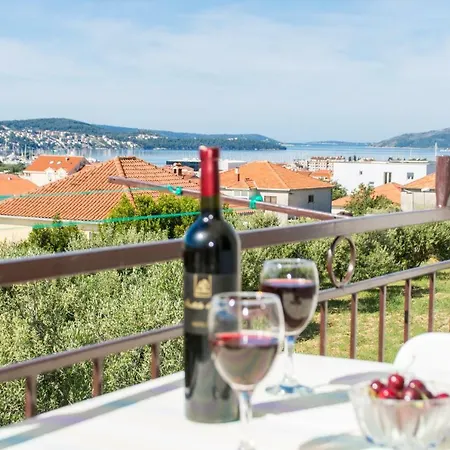 Apartments Silva Trogir Exterior photo