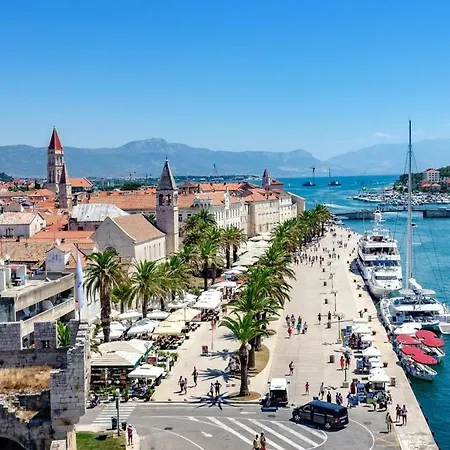 Apartments Silva Trogir Exterior photo
